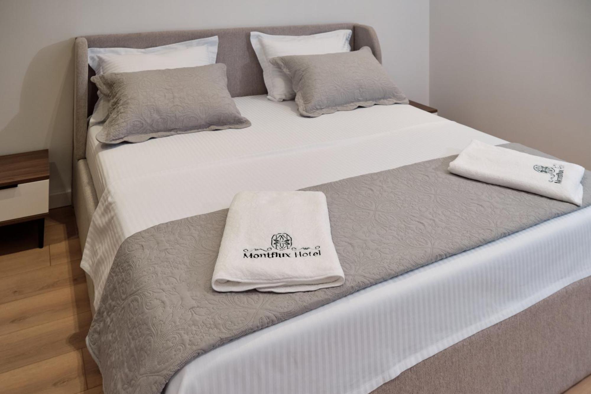 Montflux Hotel Boks Exteriör bild